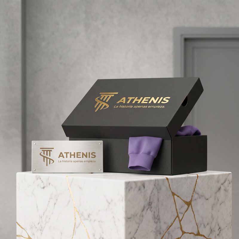 Caja ATHENIS cerrada, negra con el pilar en dorado